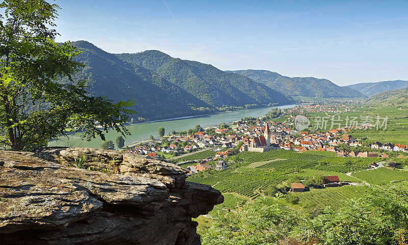 多瑙河和“Weissenkirchen an der Donau”——奥地利